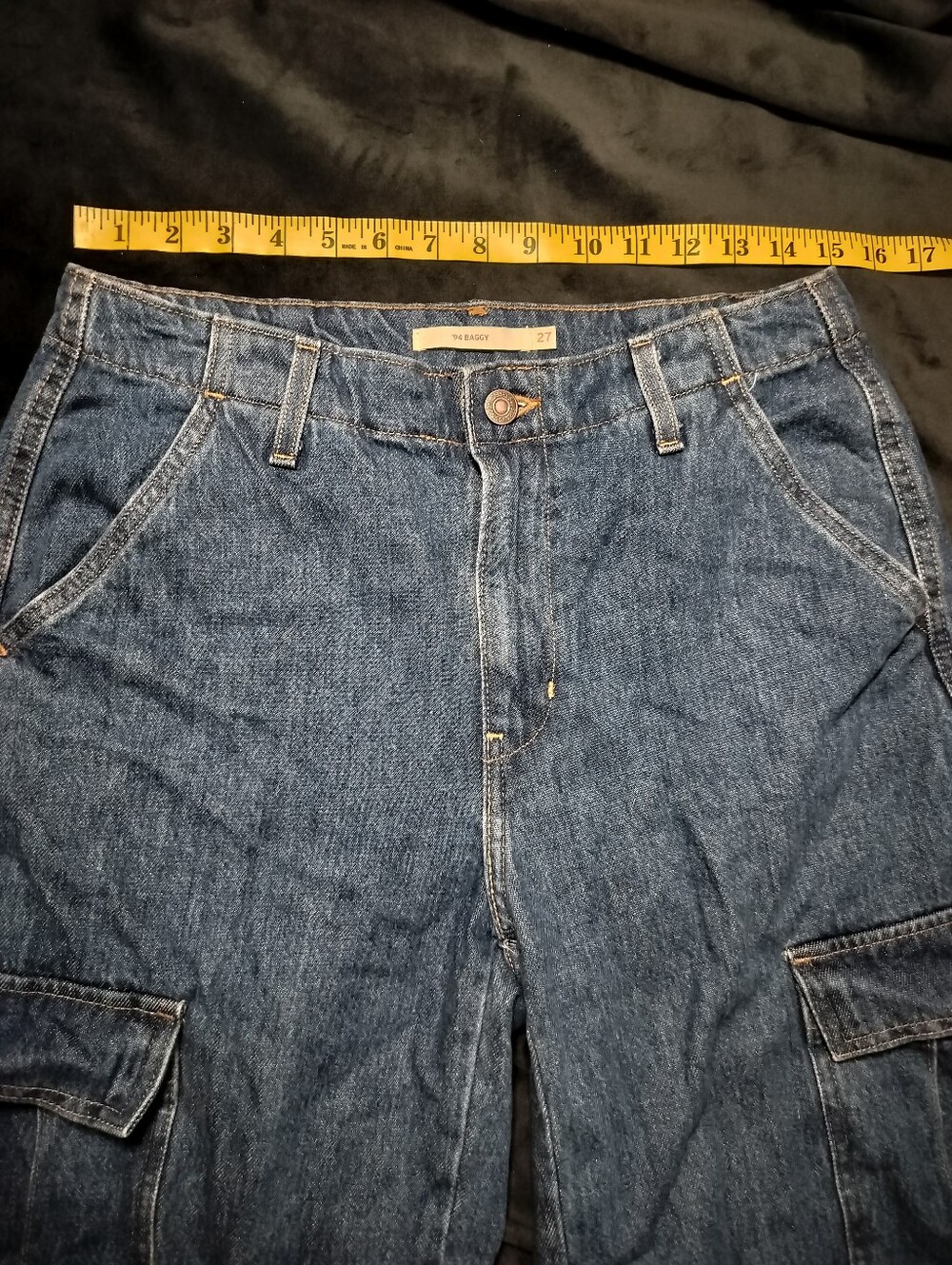 NEW Levi's '94 Baggy Cargo Jeans Wide-Leg Mid-rise y2k Jeans in Medium Blue - 27 - Picture 3 of 8